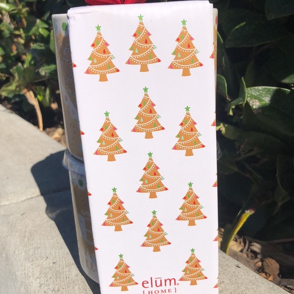 2 Piece GINGERBREAD HOUSE Mug Set - Picture 4 of 6